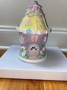 Pastel Easter 🐣 Village House (Lighted)Lavender and yellow)